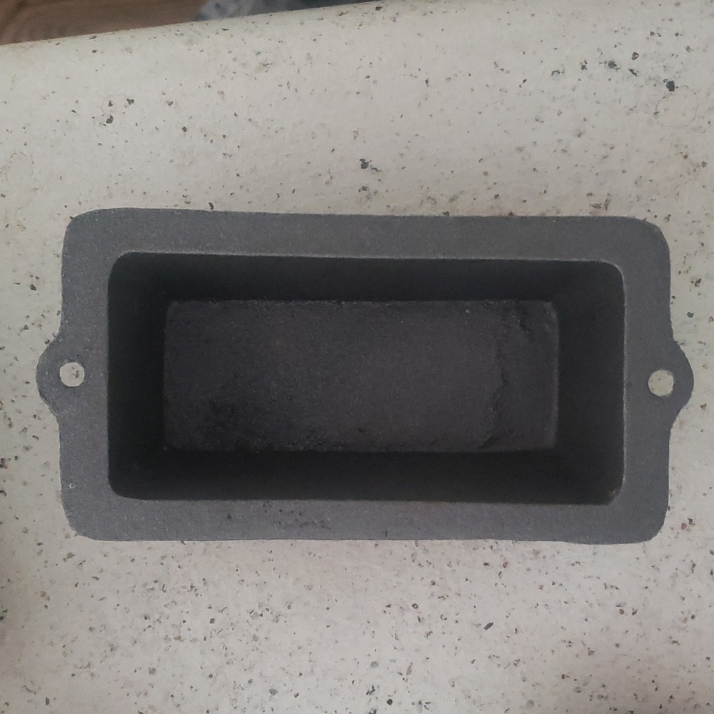 Cast iron mini loaf pans Wholesale Price 6 pieces .. A Few Extra Sets Found